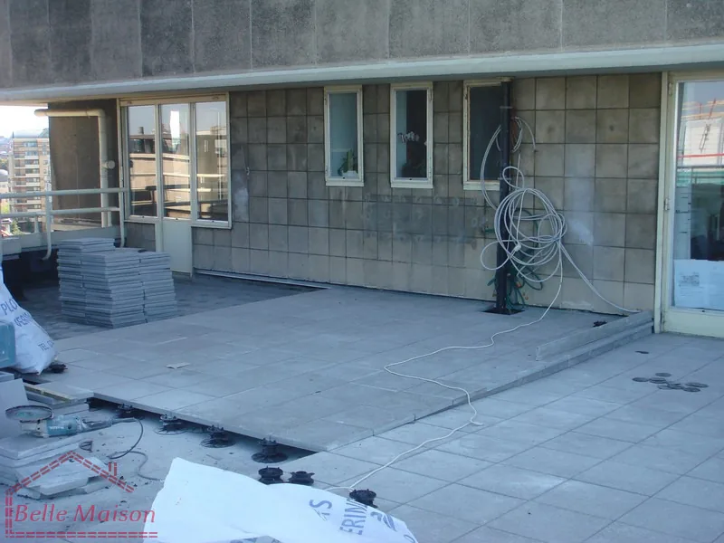 Finition de terrasse en béton réalisée par Belle Maison