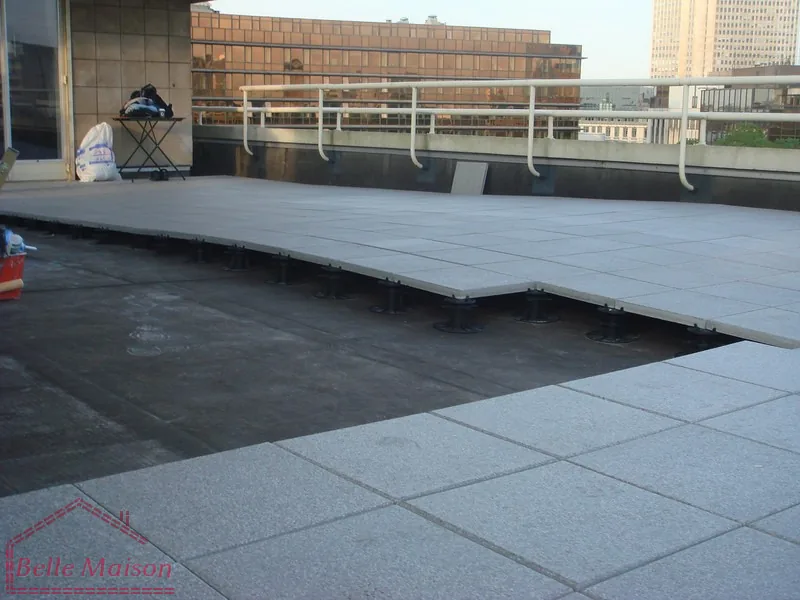 Aménagement de terrasse en béton réalisée par Belle Maison
